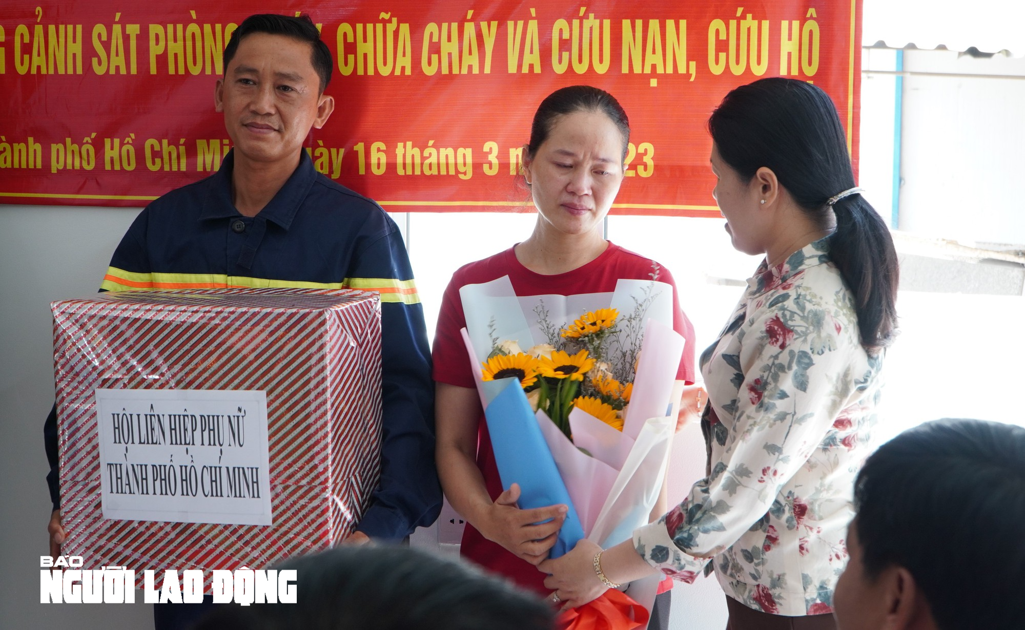 Xúc động buổi tặng nhà cho gia đình Trung tá Nguyễn Chí Thành - Ảnh 3.