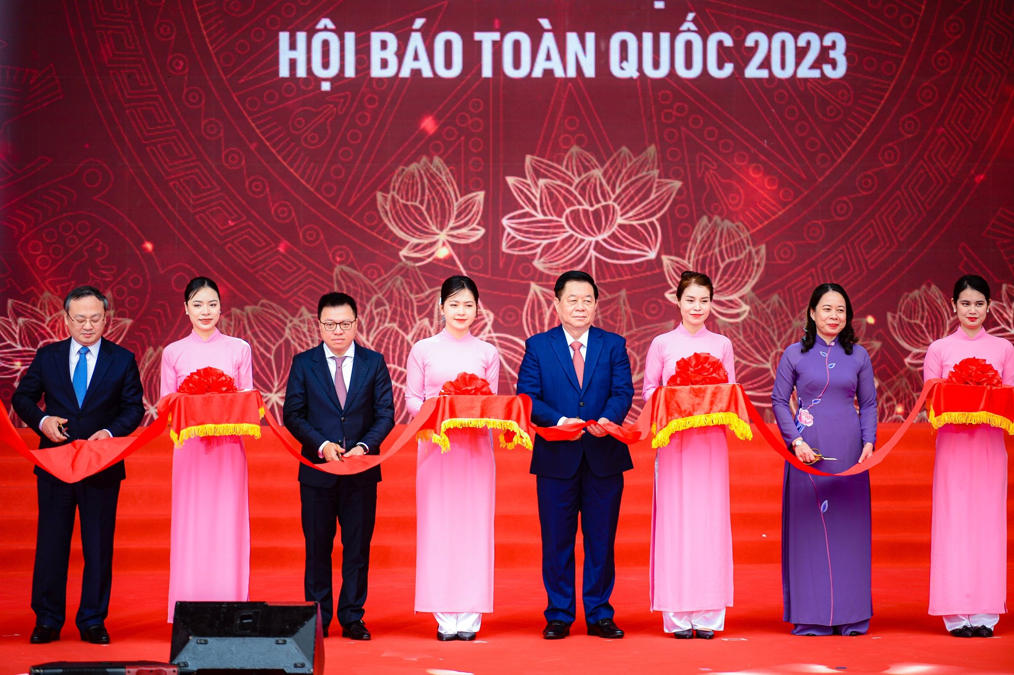 Khai mạc Hội Báo toàn quốc 2023: Ngày hội lớn của giới báo chí và công chúng báo chí - Ảnh 1.