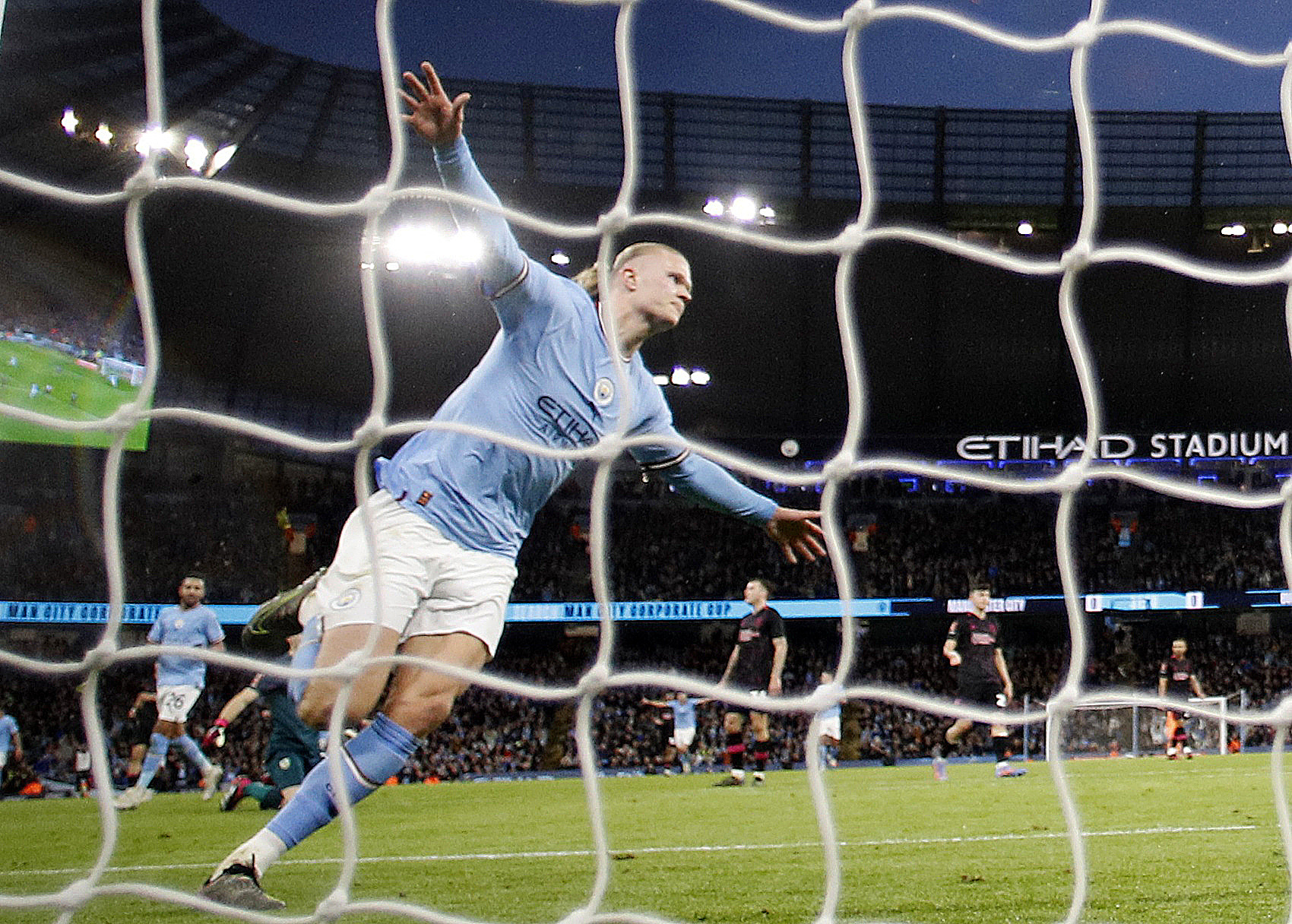 Haaland lập hat-trick khủng, Man City hạ Burnley vào bán kết FA Cup - Ảnh 3.