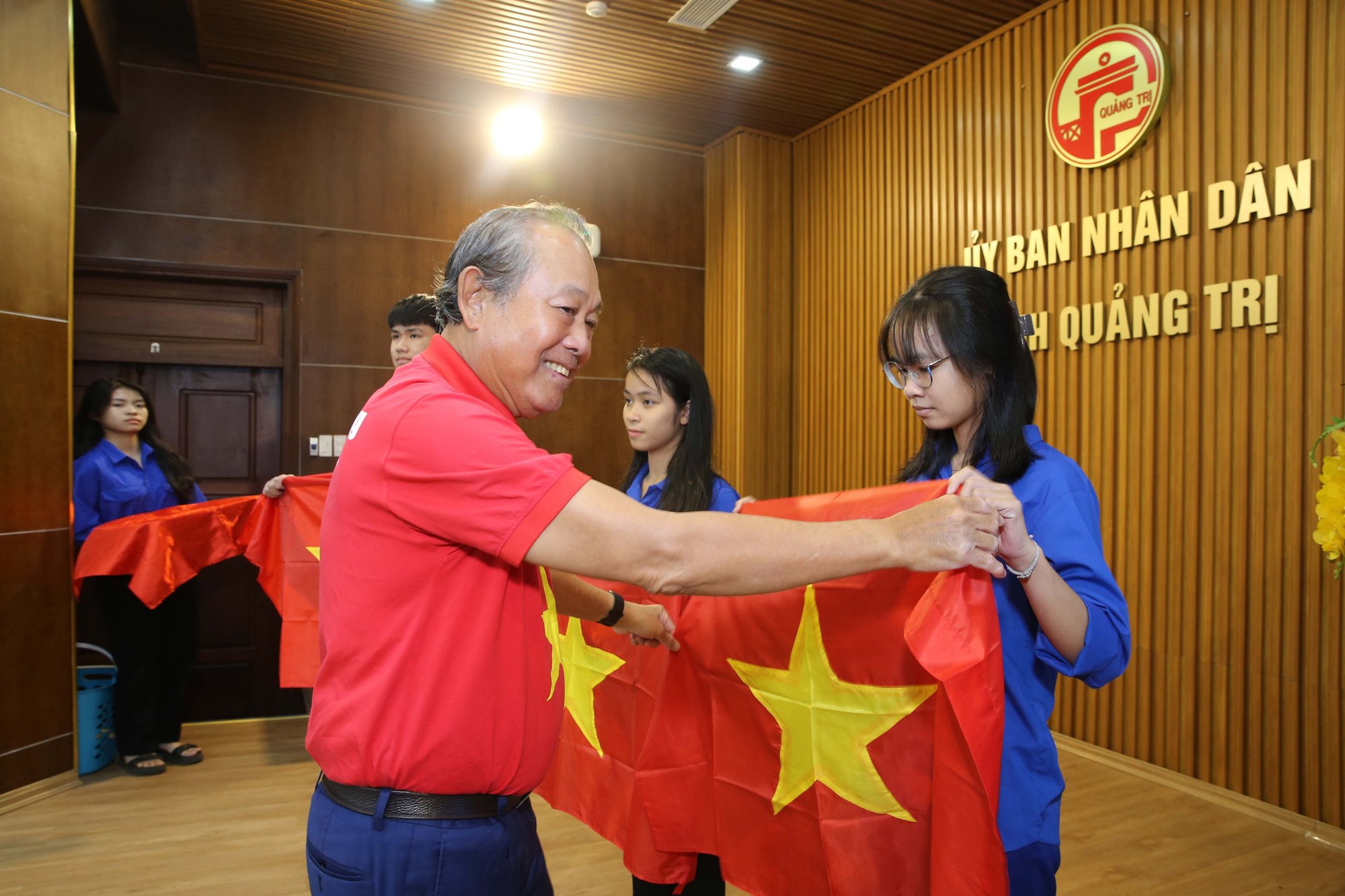 Báo Người Lao Động tổ chức nhiều chương trình ý nghĩa tại Quảng Trị - Ảnh 4.