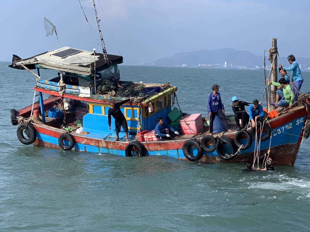 Chìm tàu đánh cá trên biển Cần Giờ, một ngư dân tử vong - Báo ...