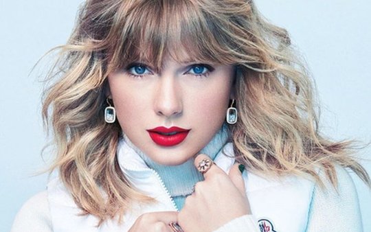 Taylor Swift được vinh danh; Kim Hee Ae tái xuất - Ảnh 1.