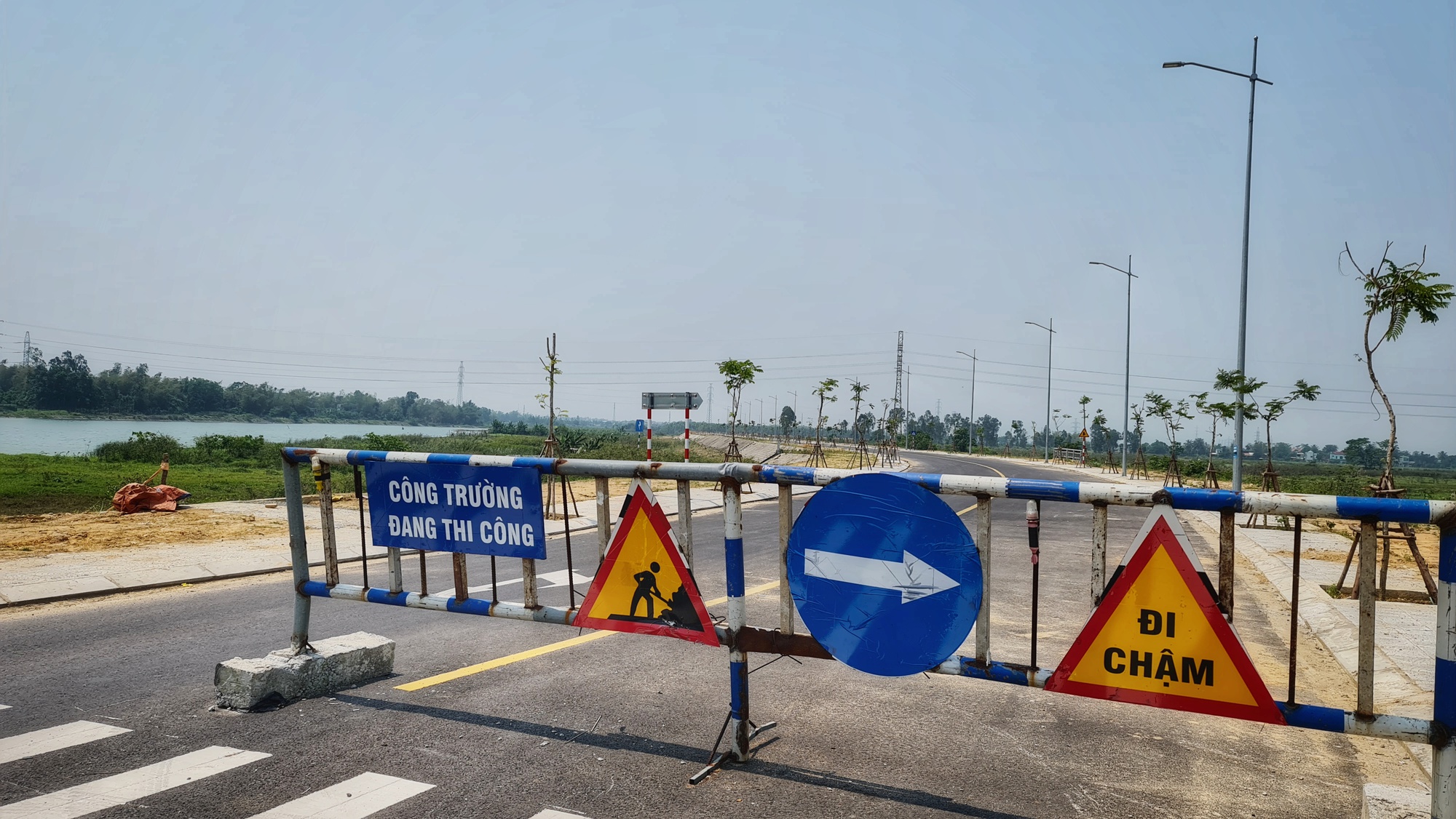 3 năm trễ hẹn, đường ven sông hơn 745 tỉ đồng tại Đà Nẵng gấp rút về đích - Ảnh 4.