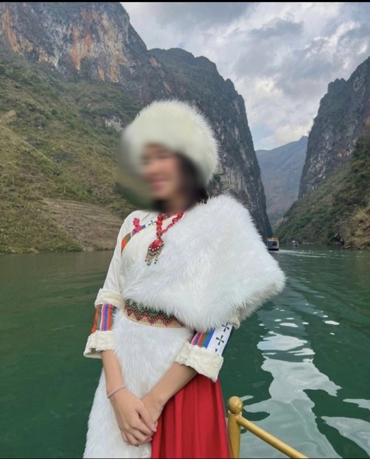 Tranh cãi việc hoa hậu Thuỳ Tiên mặc đồ Mông Cổ ở sông Nho Quế - Ảnh 3.