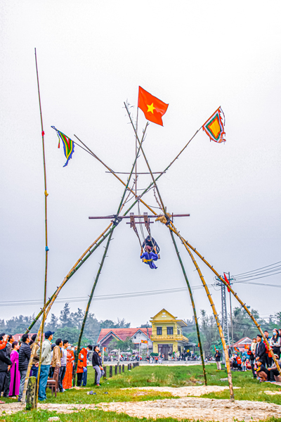 CUỘC THI ẢNH “THIÊNG LIÊNG CỜ TỔ QUỐC”: Vùng trời bình yên - Ảnh 6.