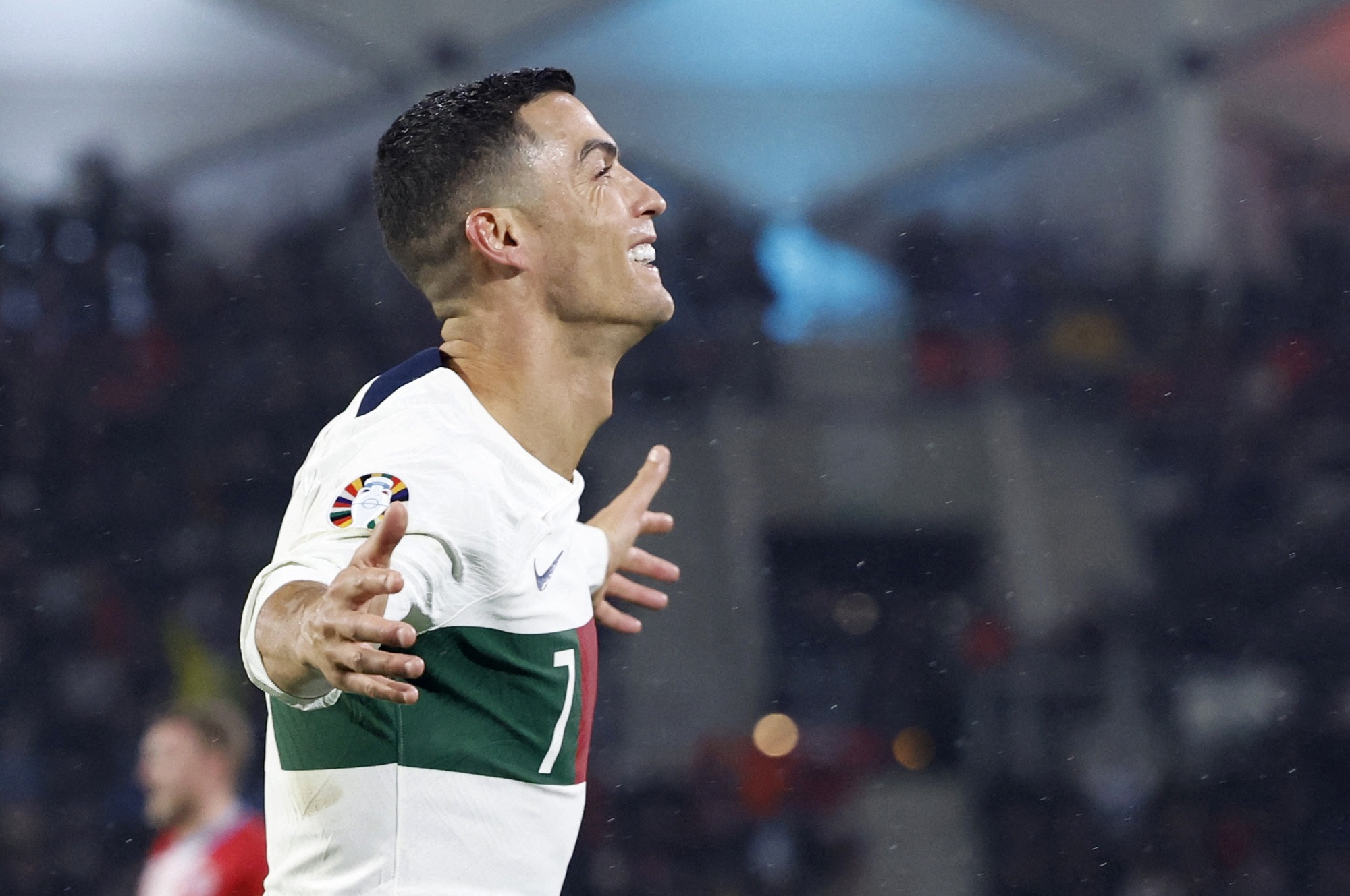 Ronaldo lại lập cú đúp, Bồ Đào Nha đại thắng đối thủ kém 83 bậc - Ảnh 2.