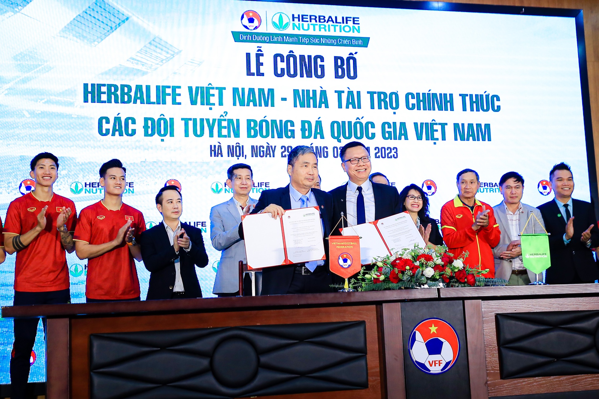 Công bố nhà tài trợ chính thức các đội tuyển bóng đá quốc gia Việt Nam - Ảnh 7.