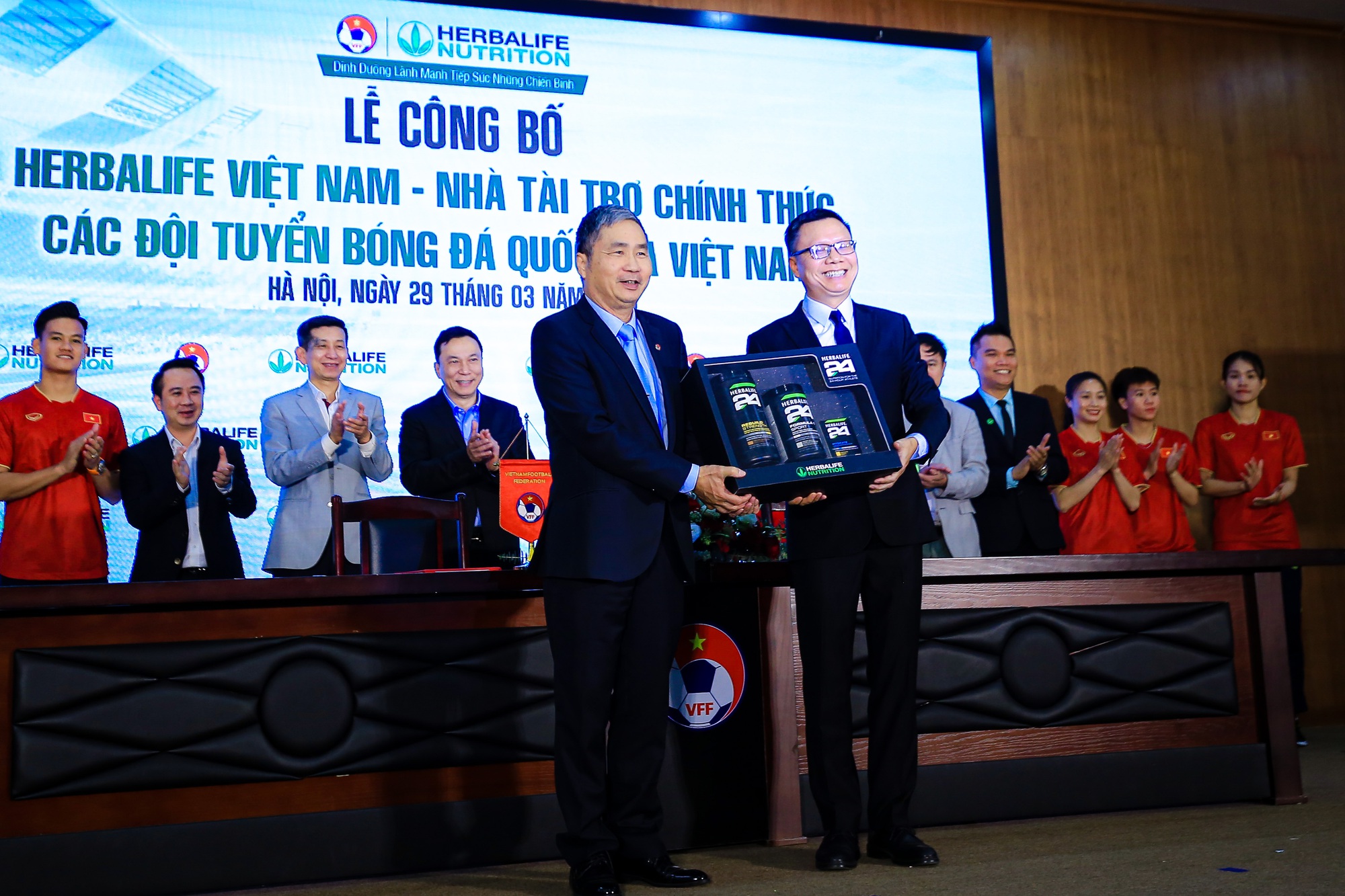 Công bố nhà tài trợ chính thức các đội tuyển bóng đá quốc gia Việt Nam - Ảnh 9.