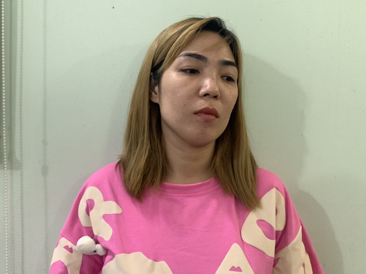 Vụ Cô Gái Bị Lôi Khỏi Ôtô, Lột Quần Áo Giữa Phố: Tạm Giữ 3 Người Phụ Nữ -  Báo Người Lao Động