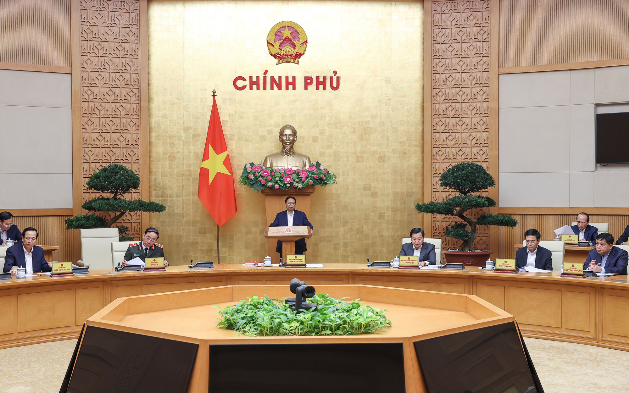 Giải quyết triệt để tình trạng thiếu thuốc - Ảnh 1. Giải quyết triệt để tình trạng thiếu thuốc - Ảnh 1.
