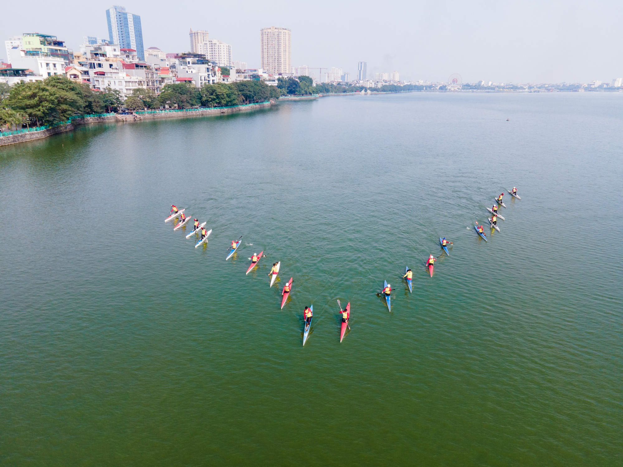 Thực Trạng Hồ Tây Trước Ngày Hà Nội Dự Kiến Khôi Phục Nhiều Hoạt Động Kinh  Doanh - Báo Người Lao Động