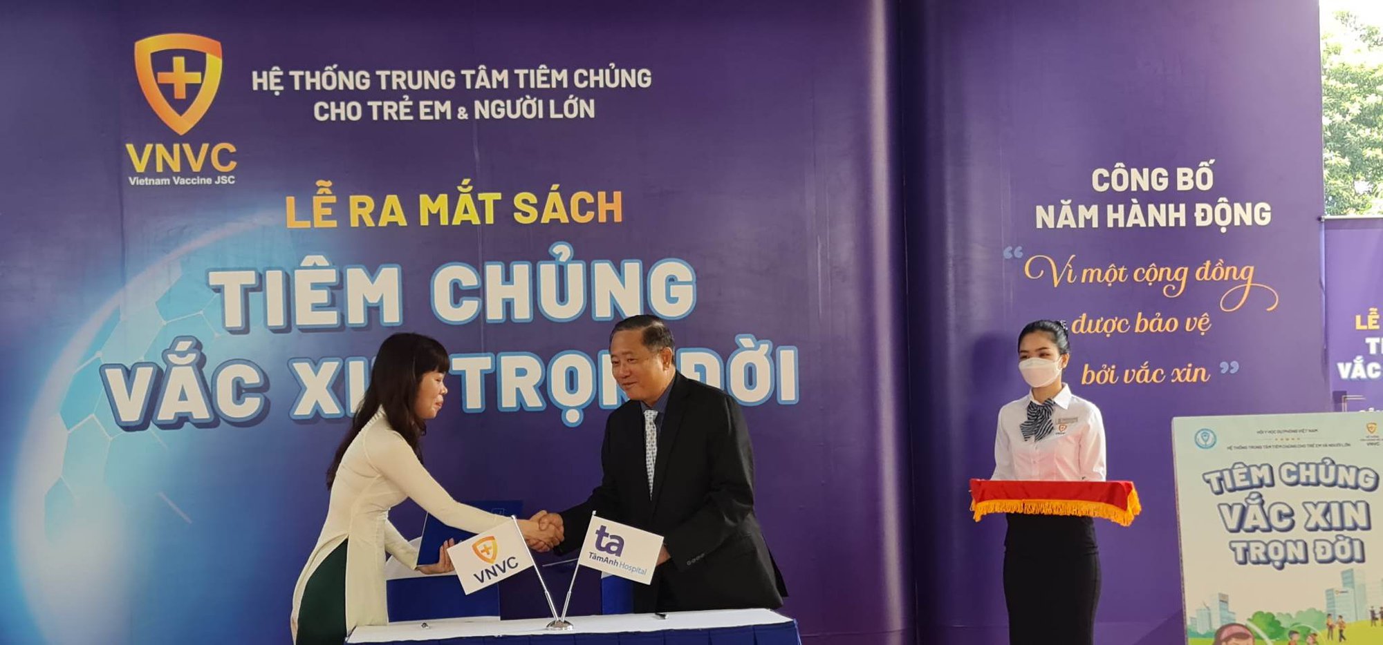 Phát động Năm hành động vì cộng đồng được bảo vệ bởi vắc-xin - Ảnh 2. Phát động Năm hành động vì cộng đồng được bảo vệ bởi vắc-xin - Ảnh 2.