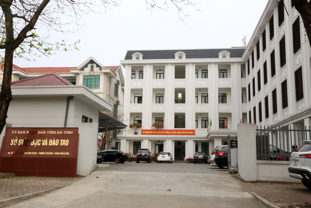 Hai cán bộ Sở Giáo dục và Đào tạo bị kỷ luật - Ảnh 2.