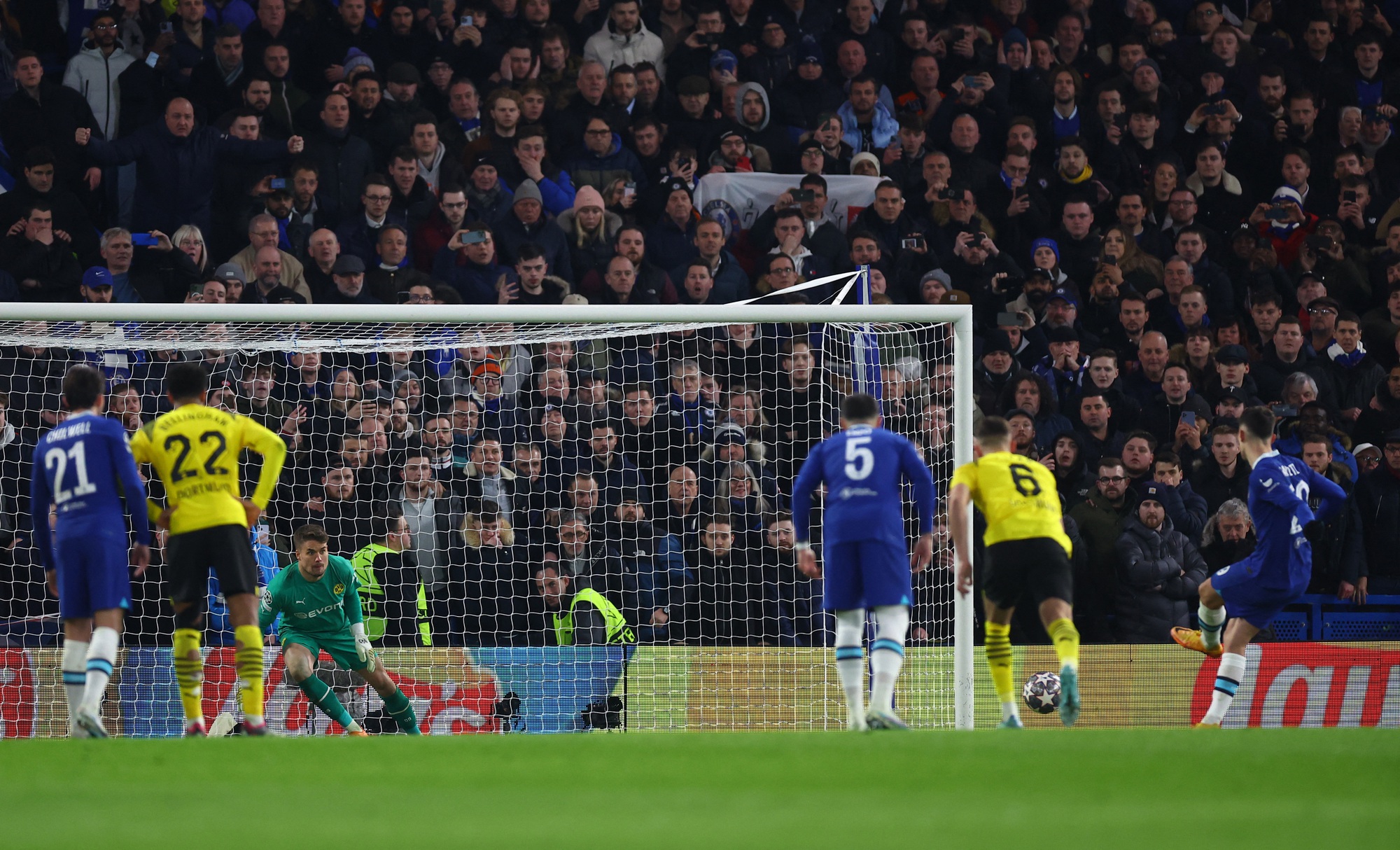 Ngược dòng ngoạn mục, Chelsea hạ Dortmund vào tứ kết Champions League - Ảnh 7.