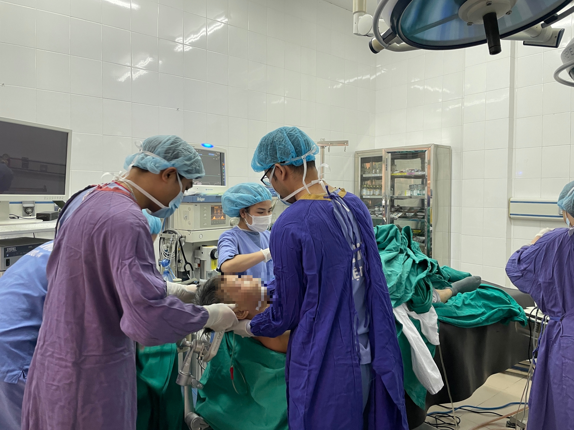 Bí ẩn trong phòng mổ não ở Bệnh viện Việt Đức- Ảnh 15.