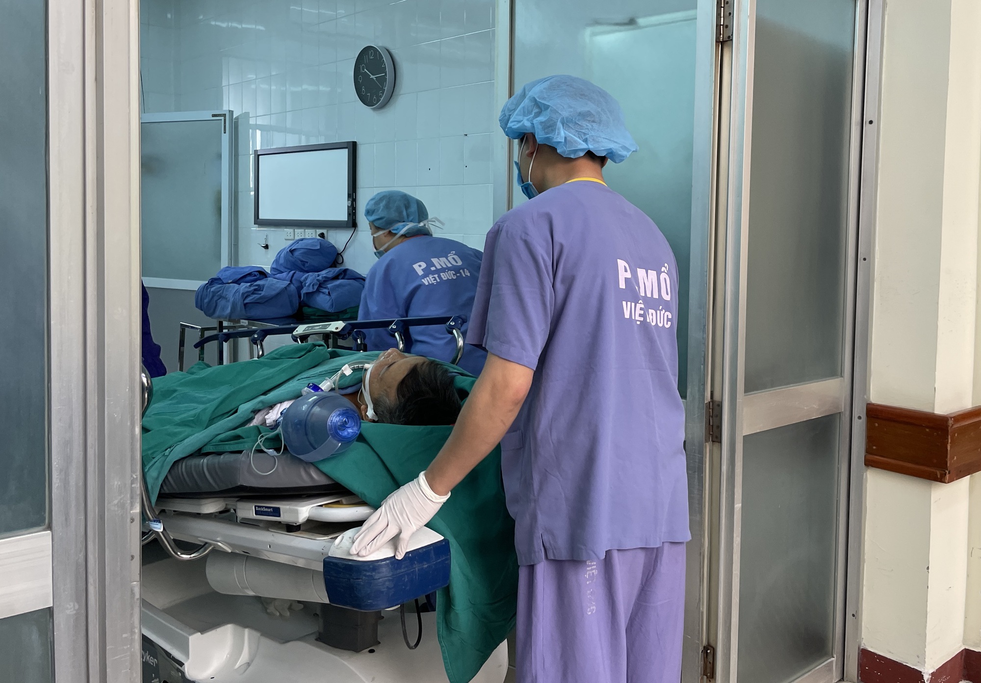 Bí ẩn trong phòng mổ não ở Bệnh viện Việt Đức- Ảnh 17.