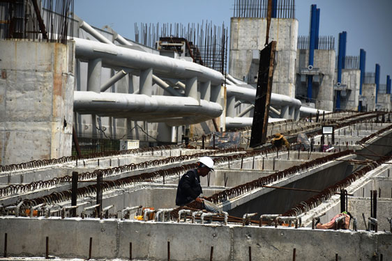 Cầu đập d&acirc;ng 1.500 tỉ sắp được th&ocirc;ng xe - Ảnh 3.