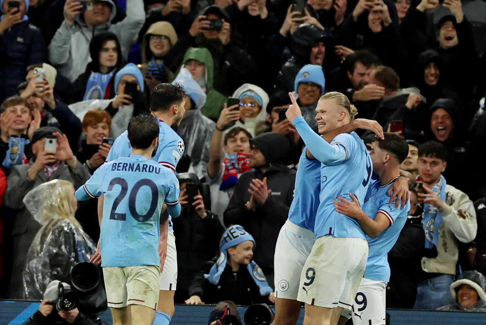 Man City vùi dập Bayern Munich, mơ vé bán kết Champions League - Ảnh 9.