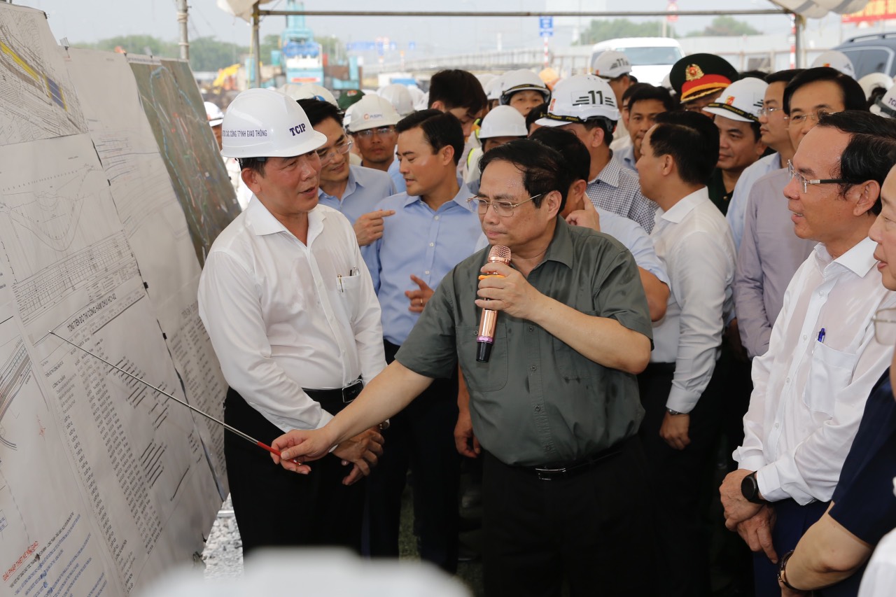 Thủ tướng Phạm Minh Chính đi thử tàu metro 1 ở TP HCM - Ảnh 7.