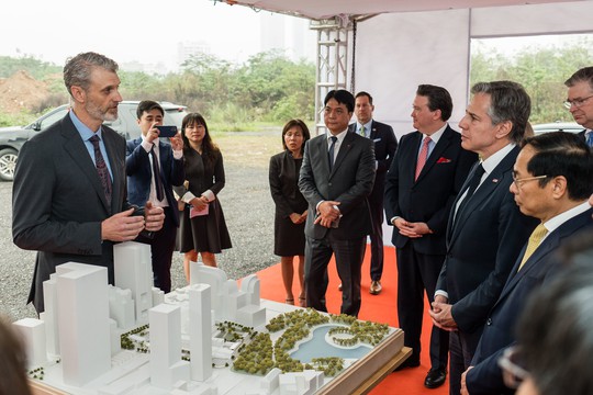 Ngoại trưởng Antony Blinken và Bộ trưởng Bùi Thanh Sơn khởi công trụ sở Đại sứ quán Mỹ - Ảnh 5.