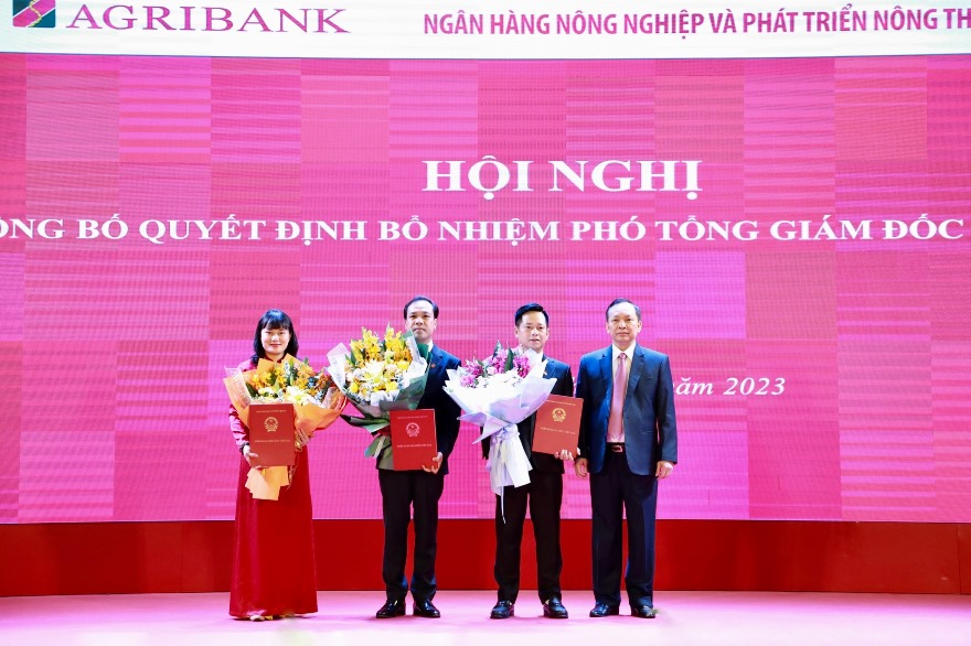 Agribank đồng loạt có 3 phó tổng giám đốc mới - Ảnh 1.