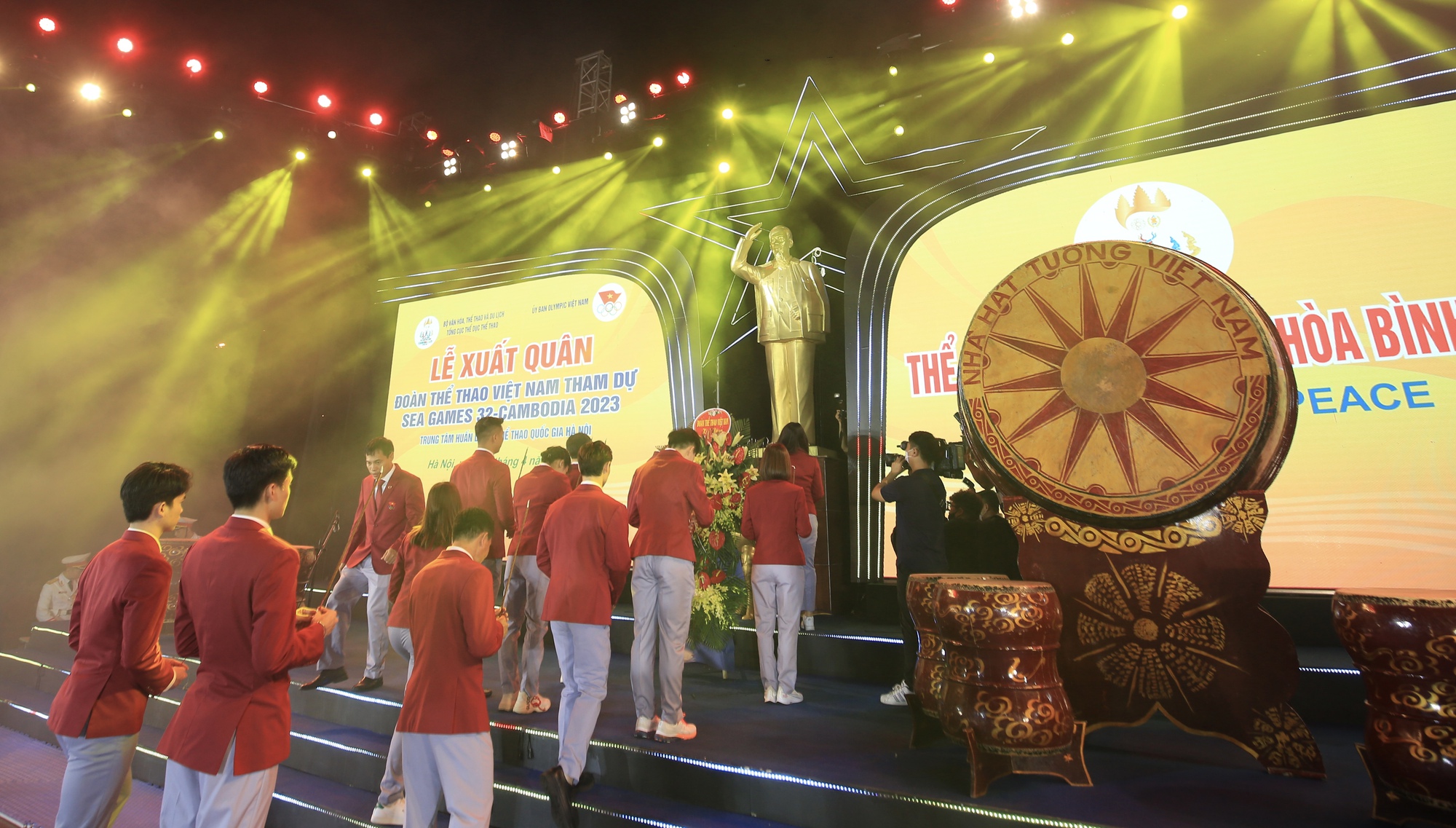 Đoàn Thể thao Việt Nam xuất quân dự SEA Games 32 - Ảnh 7.