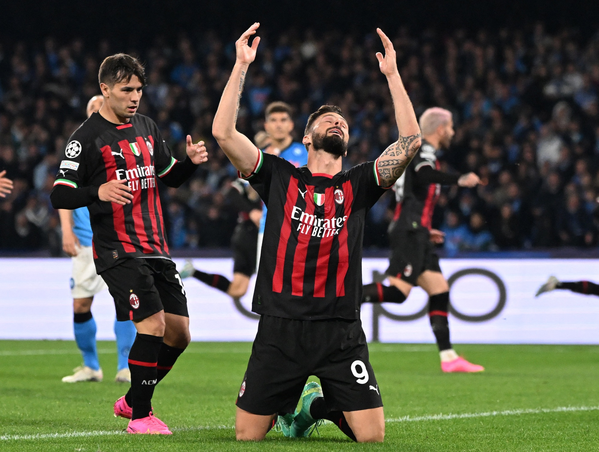 Vượt mặt Napoli, AC Milan đoạt vé bán kết Champions League - Ảnh 2.