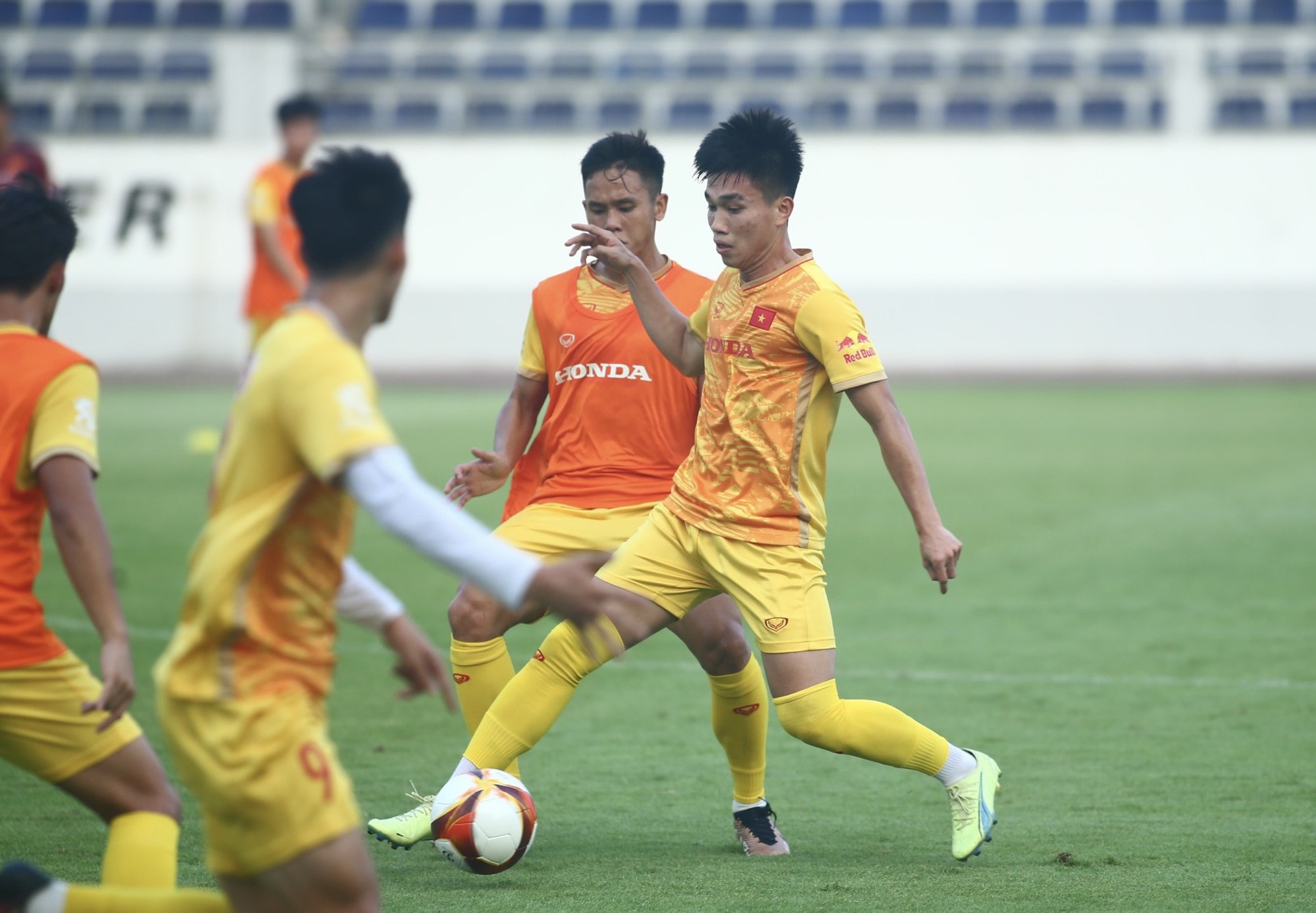 Lê Văn Đô trở lại, U22 Việt Nam còn 4 cầu thủ chưa thể tập luyện - Ảnh 5.