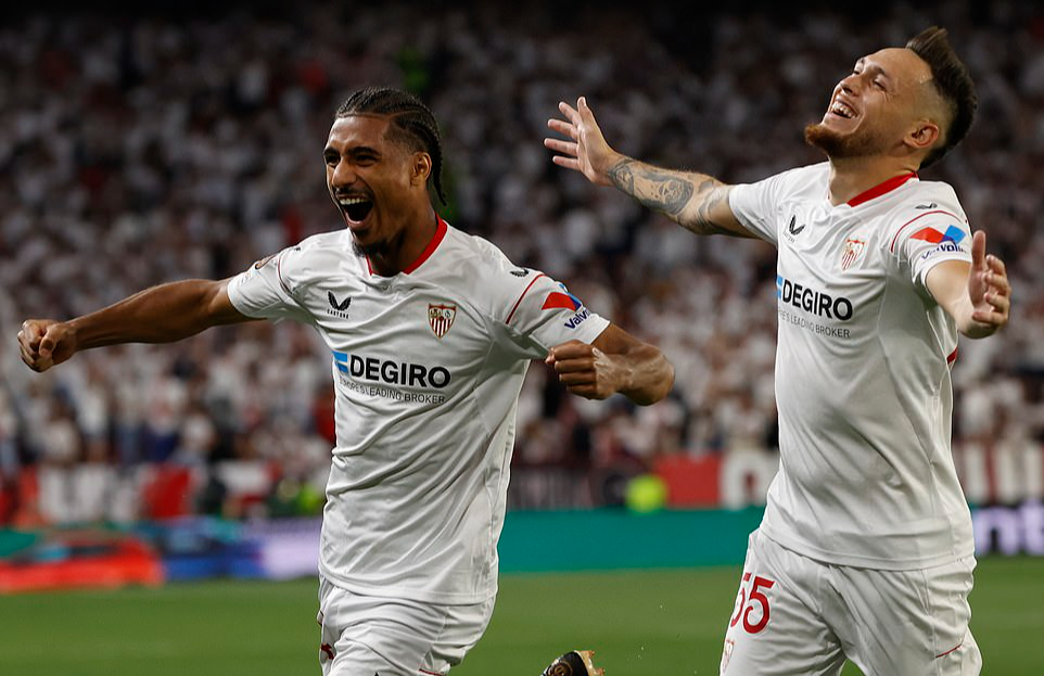 Man United thua tan tác, Sevilla đoạt vé bán kết Europa League - Ảnh 4.