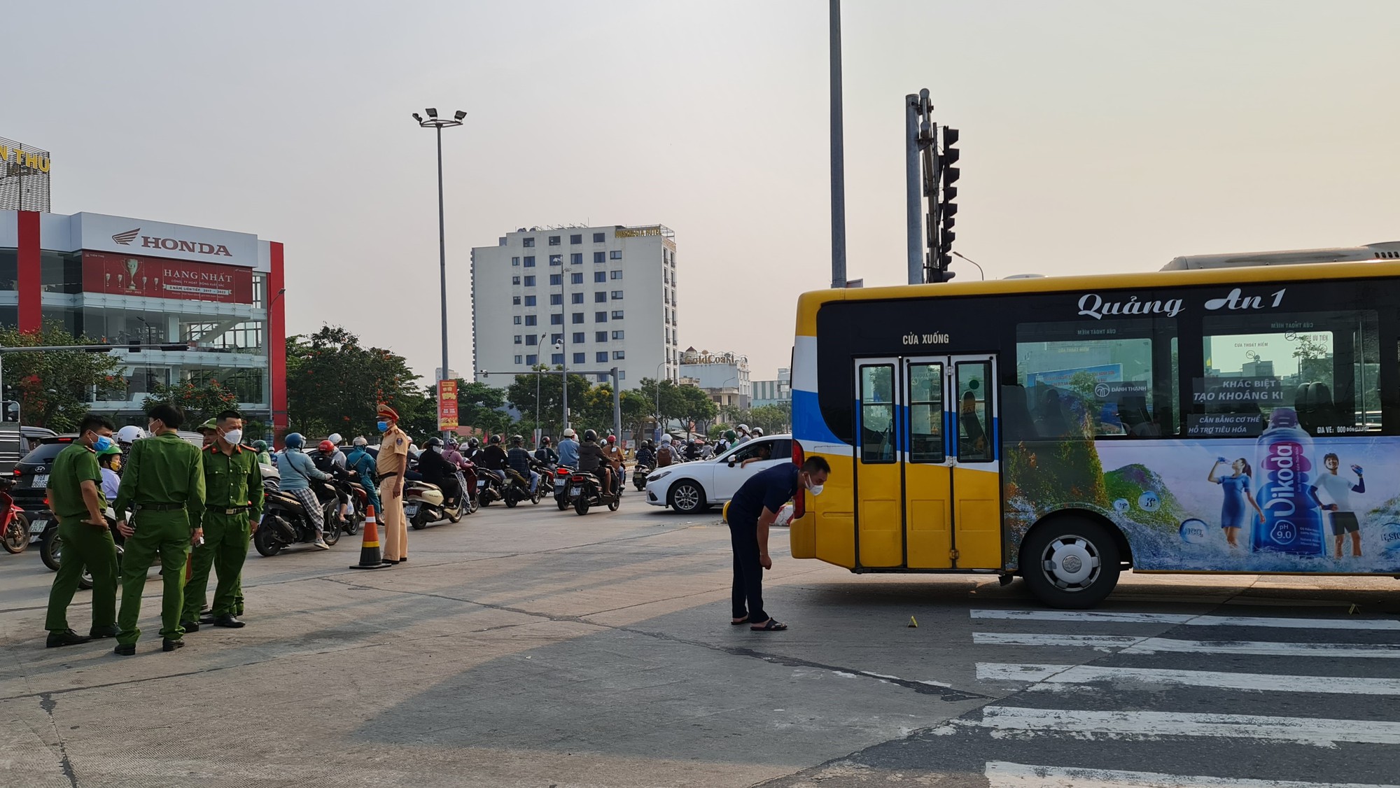 Người phụ nữ tử vong dưới bánh xe buýt - Ảnh 3.