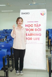 Sinh viên hào hứng tham gia chương trình tập huấn của Diageo Việt Nam - Ảnh 1.