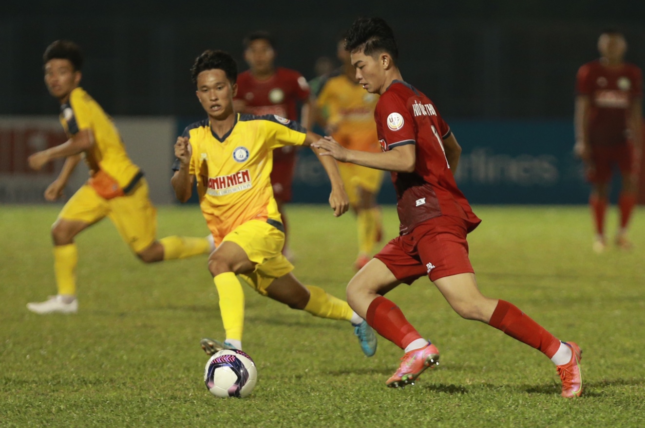 U19 VĐQG 2023: Đà Nẵng cầm chân ĐKVĐ Hà Nội, Khánh Hòa vươn lên đầu bảng - Ảnh 6.