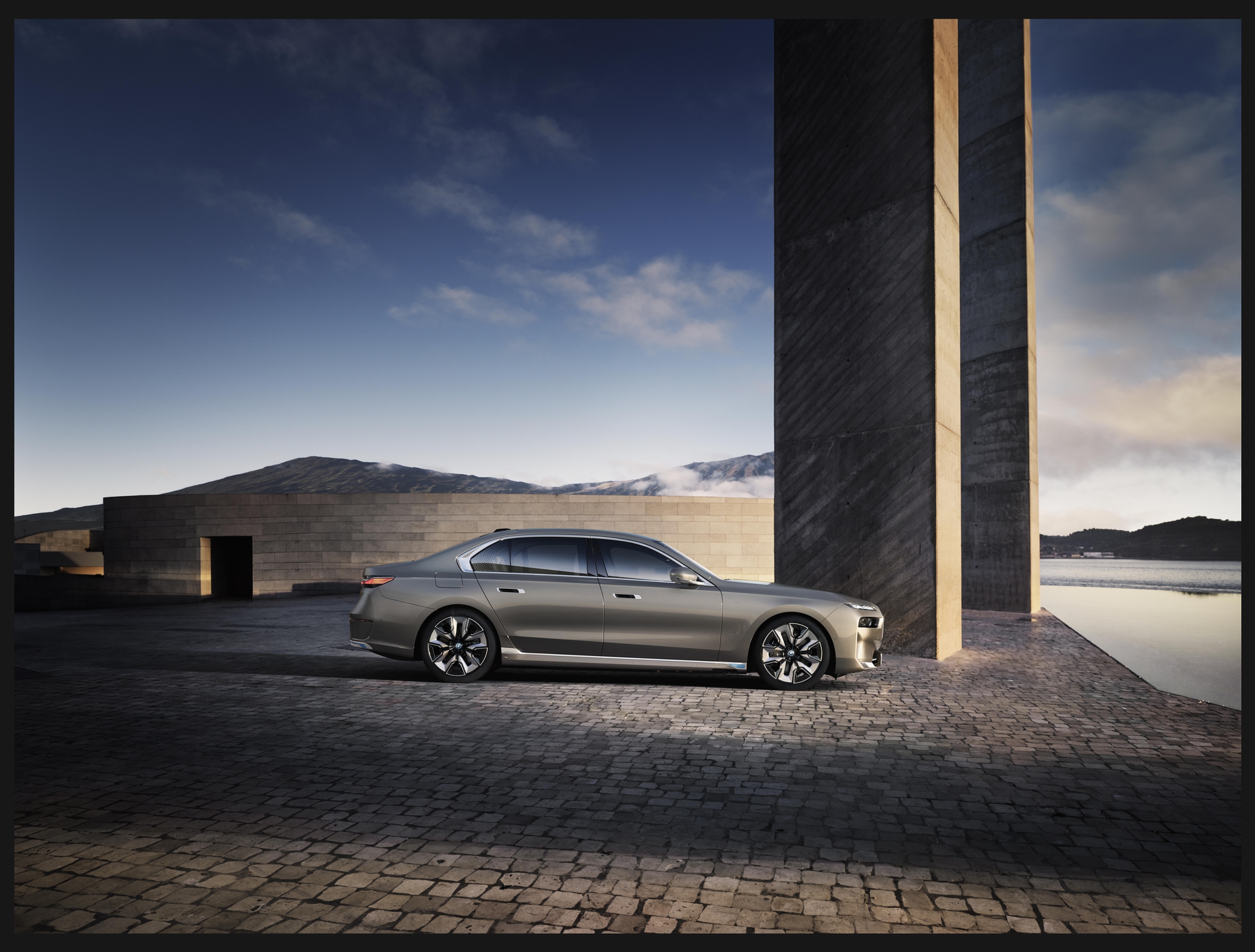 BMW X6 2023 Mới  Với Giá Xe Lăn Bánh Kèm Khuyến Mại Tốt Nhất