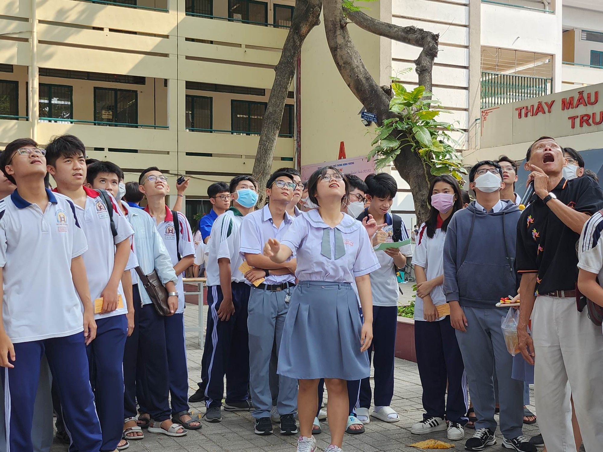 Độc đáo 2.000 học sinh Trường THPT Hùng Vương làm đại sứ du lịch   - Ảnh 3.
