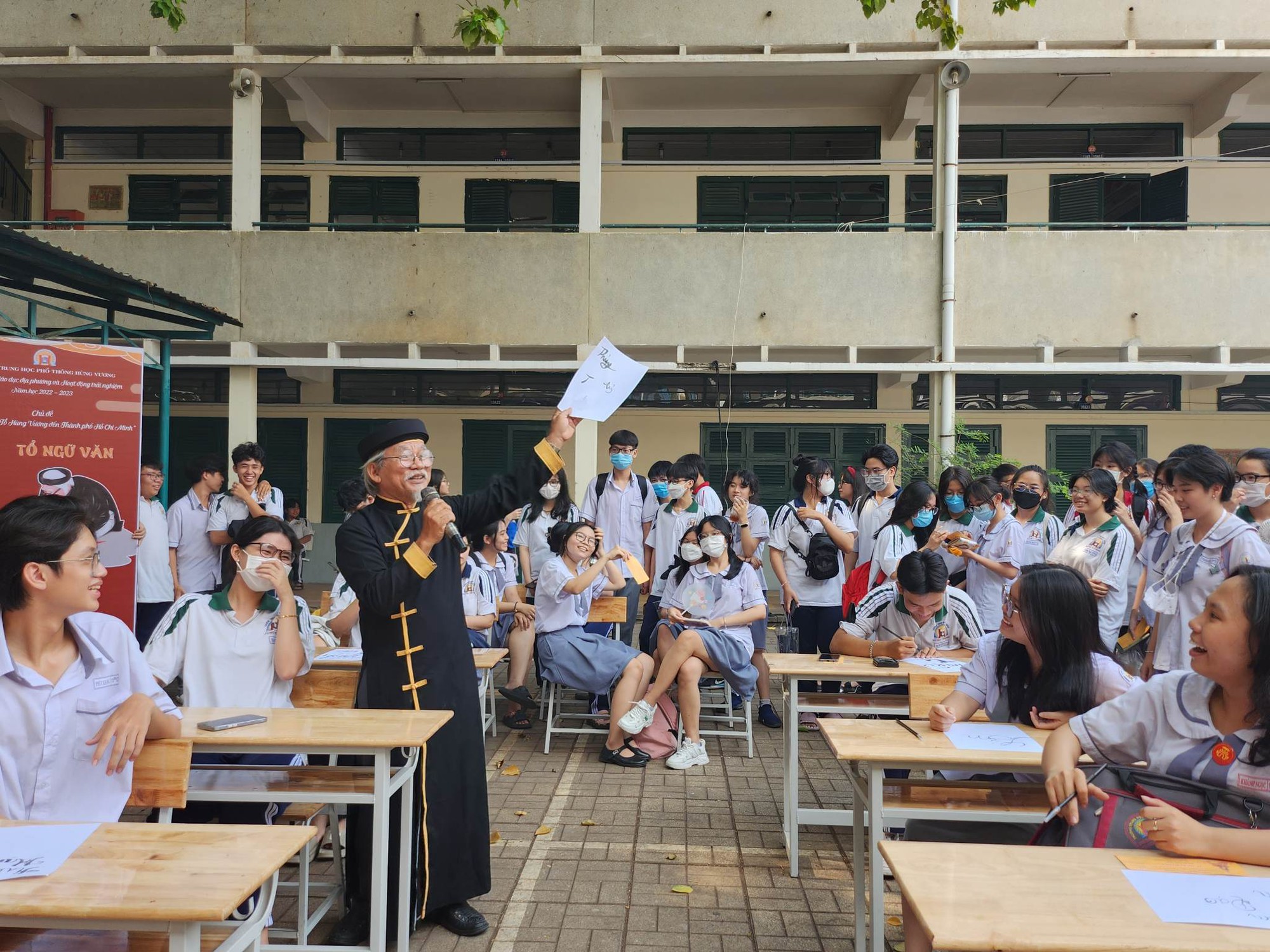 Độc đáo 2.000 học sinh Trường THPT Hùng Vương làm đại sứ du lịch   - Ảnh 2.