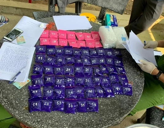 Bắt vụ vận chuyển ma túy số lượng cực lớn ở Quảng Bình - Ảnh 2.