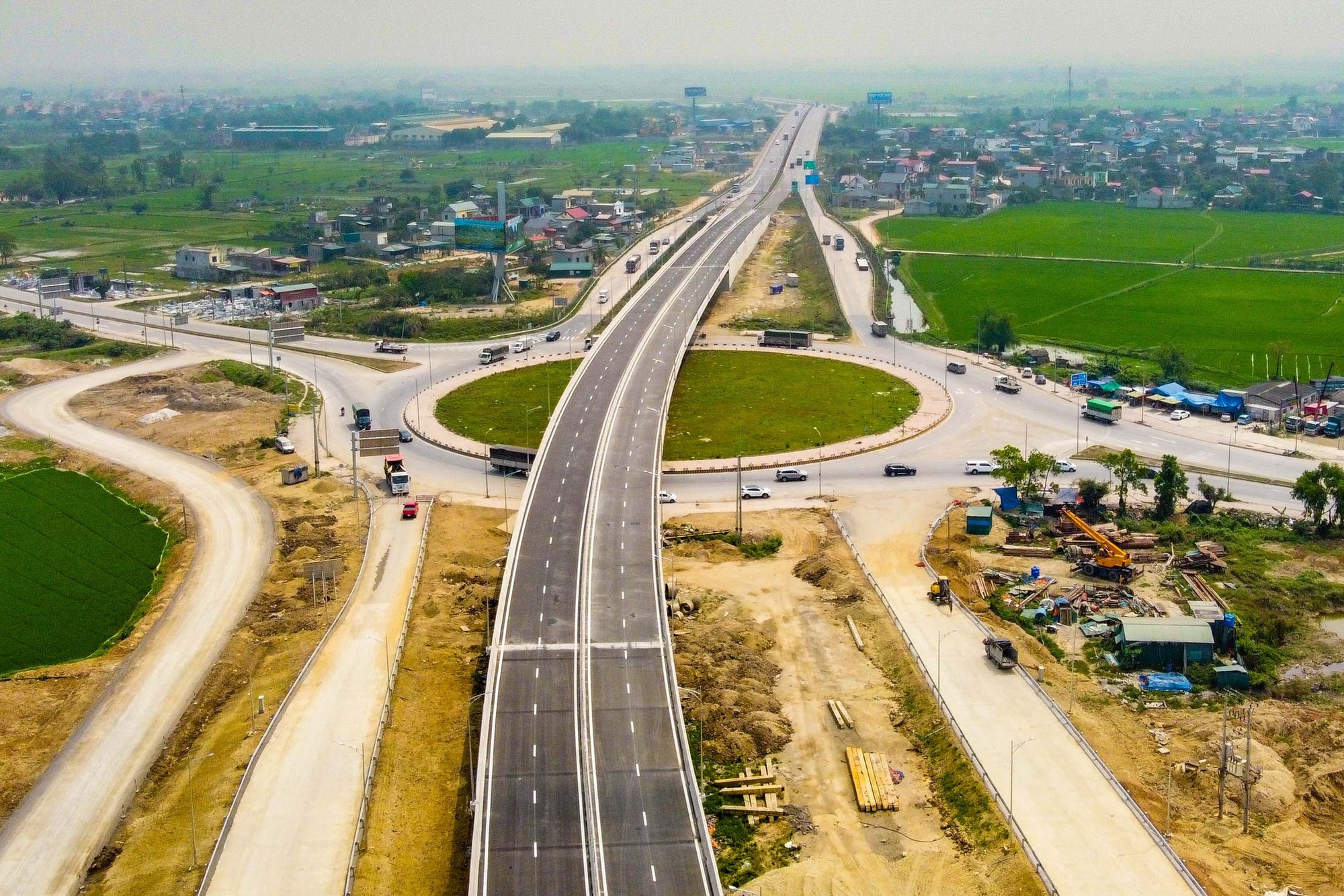 Cận cảnh cao tốc 12.000 tỉ đồng Mai Sơn - Quốc lộ 45 chính thức đưa vào khai thác - Ảnh 11.