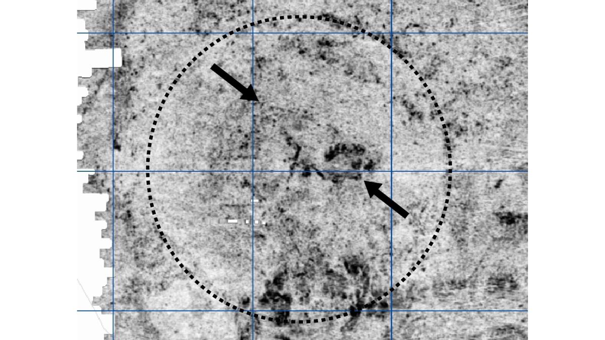 Quét radar gò đất, tàu ma khổng lồ 1.200 tuổi bất ngờ hiện ra - Ảnh 2.