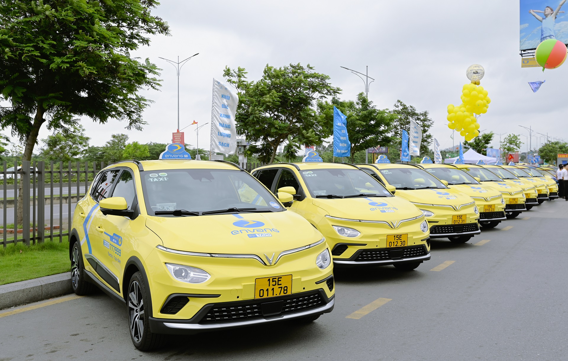 Hải Phòng có taxi điện dịp lễ 30-4, 1-5 - Ảnh 1.