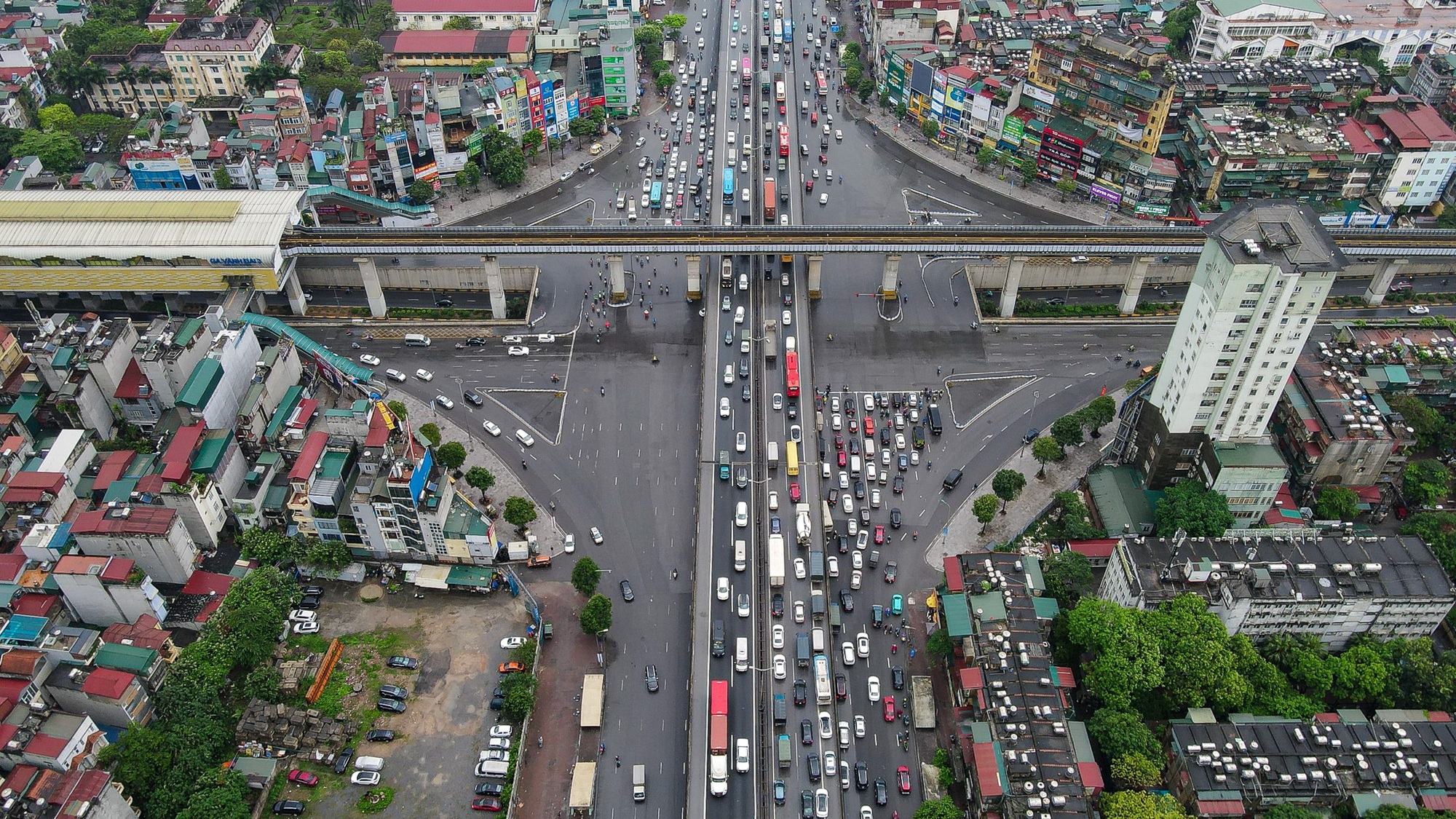 Ngày đầu nghỉ lễ, giao thông ở Hà Nội ra sao? - Ảnh 7.