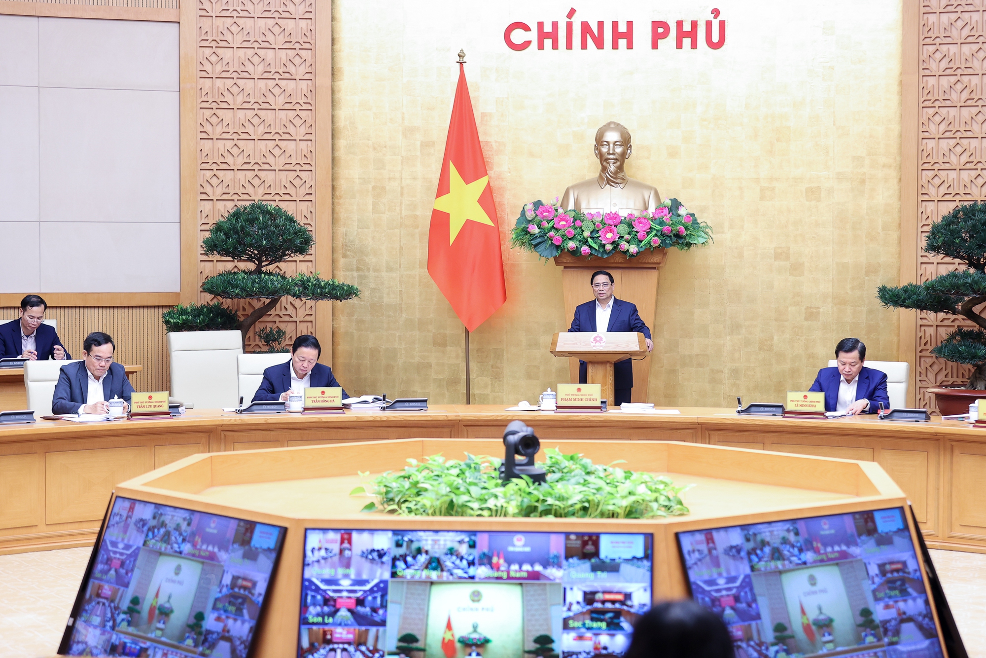 Chưa thay đổi mục tiêu tăng trưởng năm 2023 - Ảnh 1. Chưa thay đổi mục tiêu tăng trưởng năm 2023 - Ảnh 1.