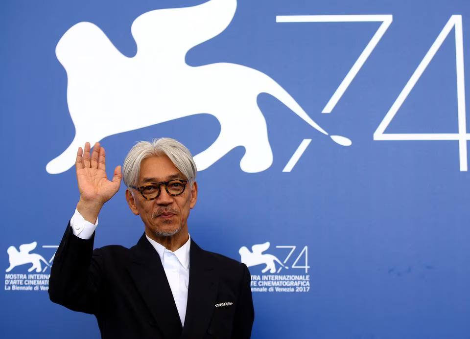  “Ông hoàng nhạc phim” Ryuichi Sakamoto qua đời - Ảnh 2.