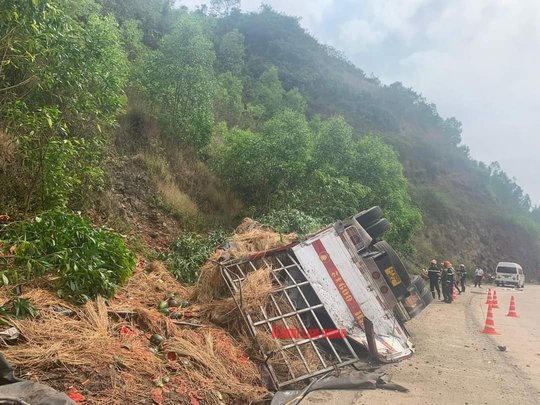 Thông tin mới nhất vụ tai nạn nghiêm trọng: 4 người chết, 5 người trọng thương - Ảnh 2.