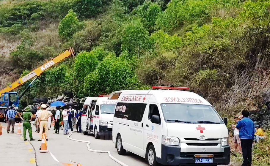 Xác định danh tính nạn nhân trong vụ tai nạn giao thông nghiêm trọng ở Phú Yên - Ảnh 2.