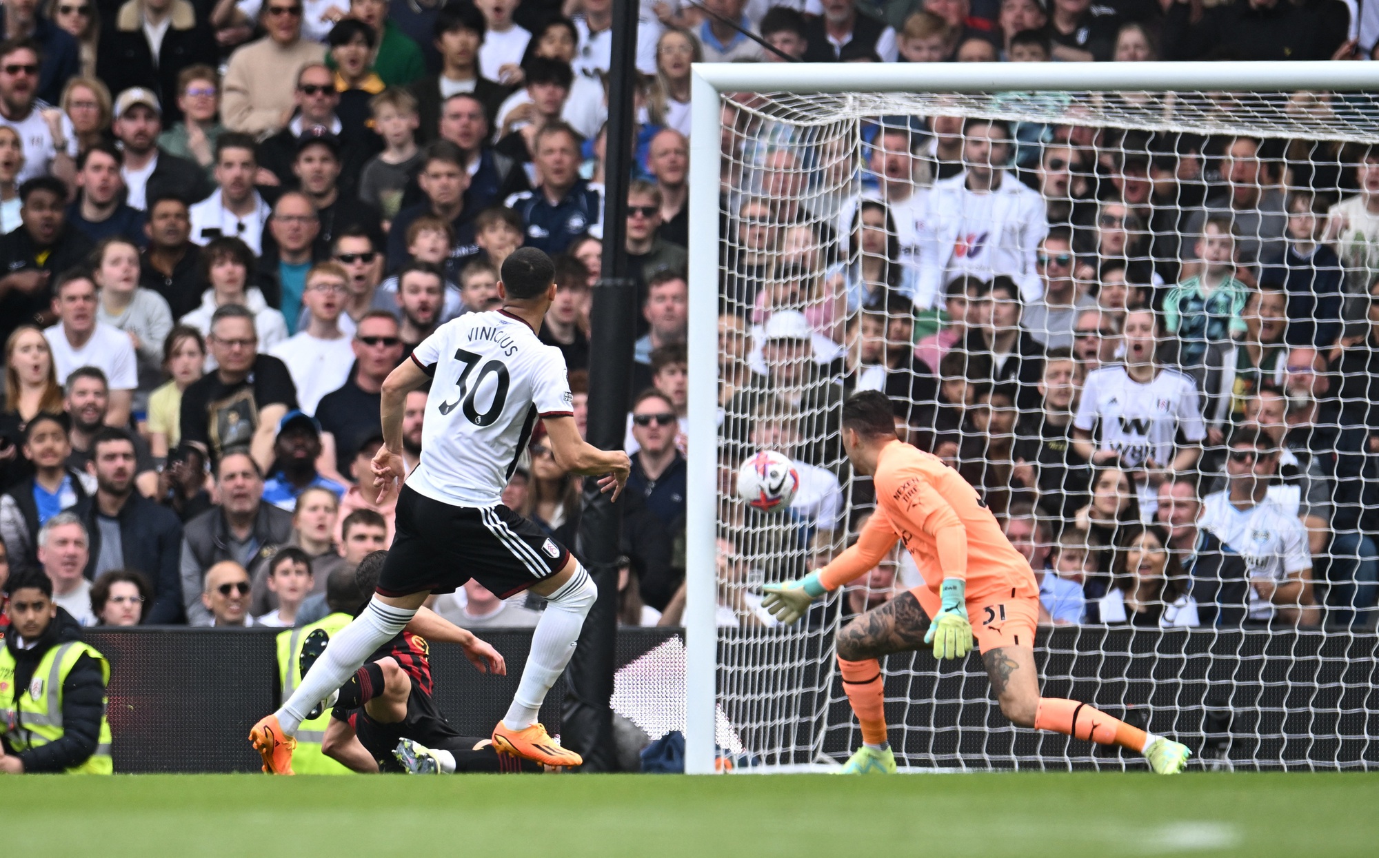 Haaland lập kỷ lục, Man City lên ngôi đầu Ngoại hạng Anh - Ảnh 3.