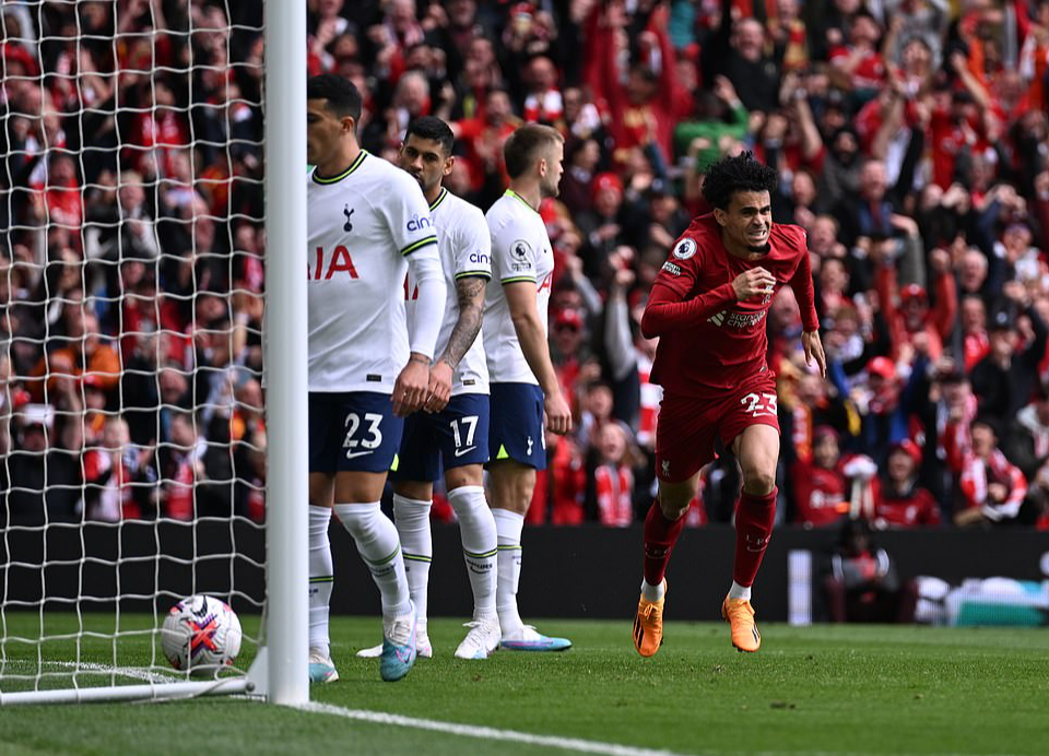 Thắng nghẹt thở Tottenham, Liverpool tăng tốc cuộc đua Top 4 - Ảnh 2.