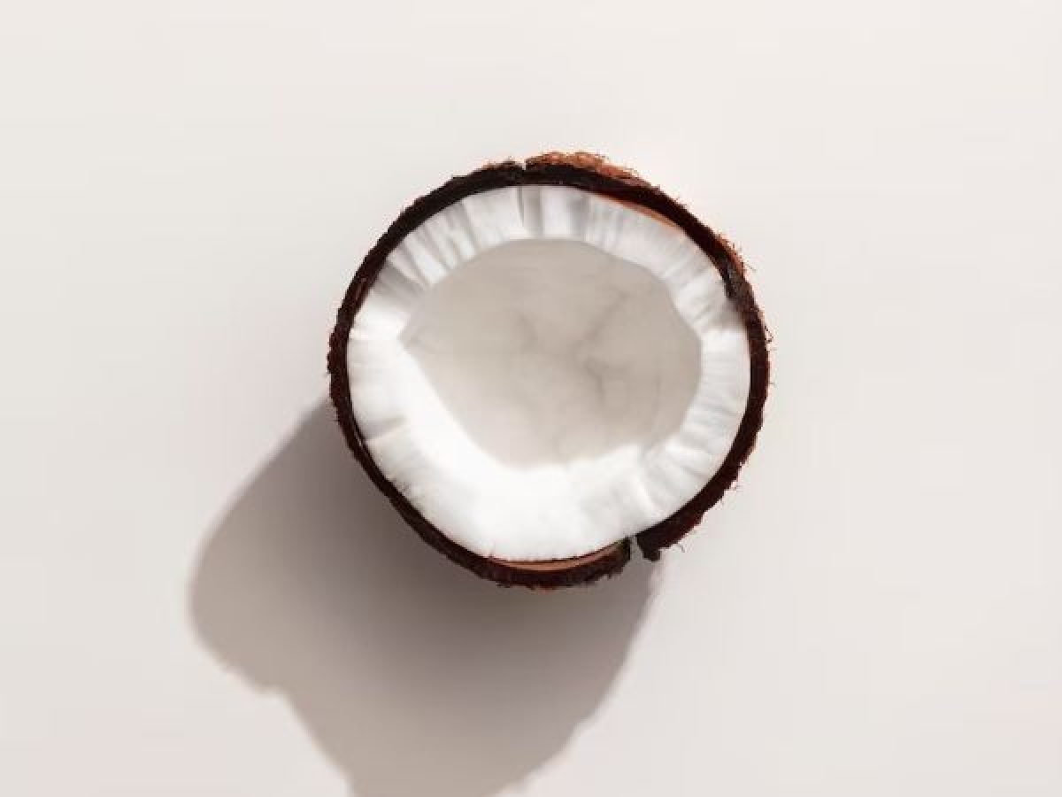 Alasan untuk mencuci muka dengan air kelapa di musim panas - Foto 3. Lý do nên rửa mặt bằng nước dừa vào mùa hè - Ảnh 3.