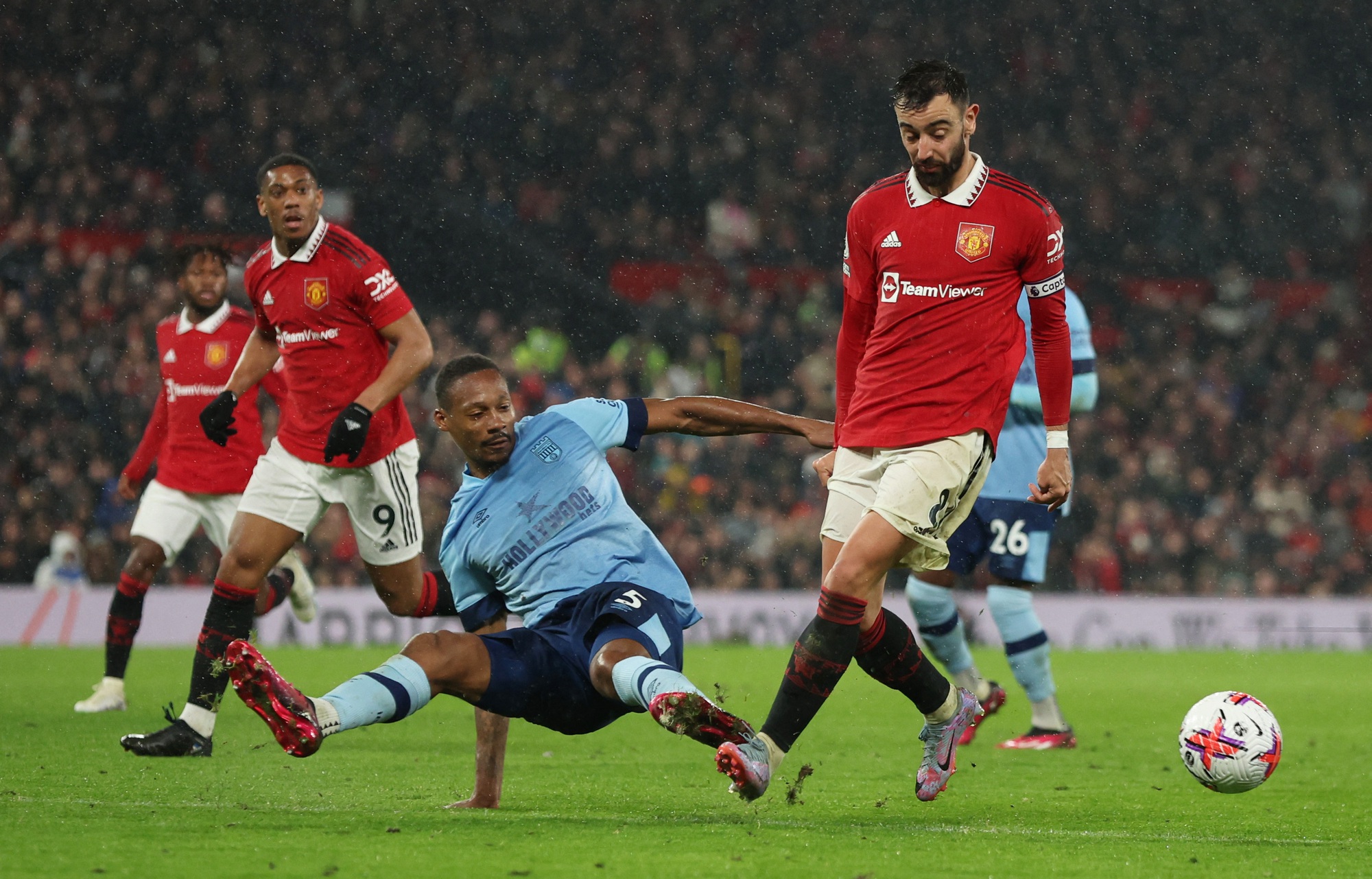 Ngắt mạch trận thất vọng, Rashford đưa Man United trở lại Top 4 Ngoại hạng - Ảnh 1.