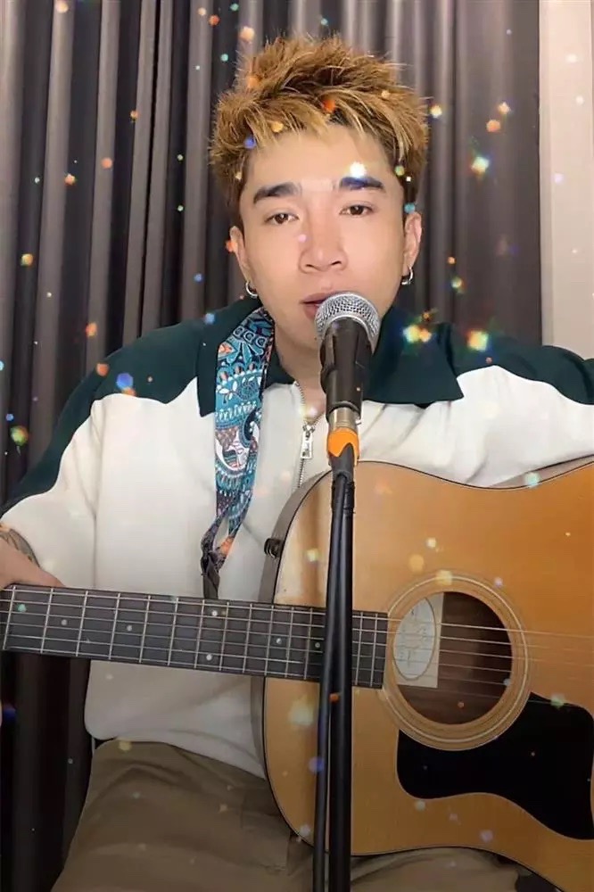 Giữa nghi vấn bị bắt vì sử dụng chất kích thích, ca sĩ Chi Dân livestreams xin lỗi - Ảnh 1.