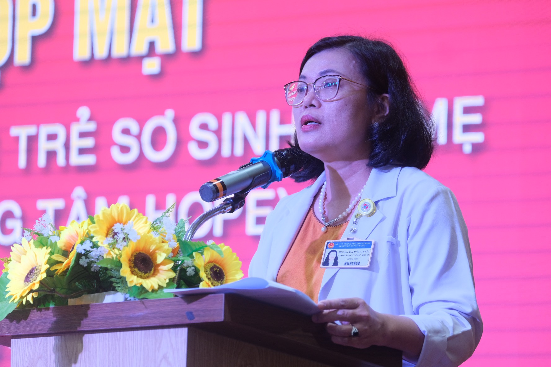 Tri ân các “bảo mẫu” chăm sóc trẻ sơ sinh có mẹ mắc COVID-19 - Ảnh 2.